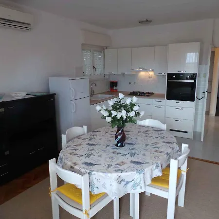 In Pula/istrien 10937 Apartmán