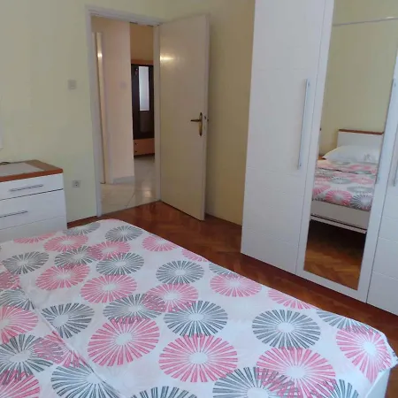 Apartmán In Pula/istrien 10937 Veruda